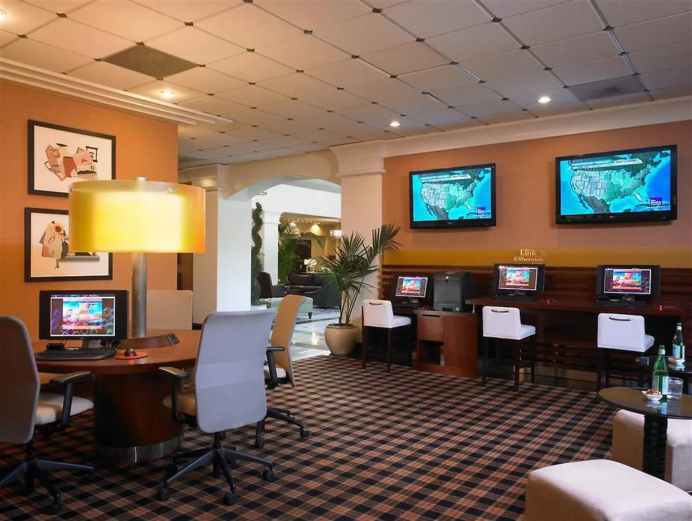 Sheraton Fairplex Suites & Conference Center Pomona 4*,